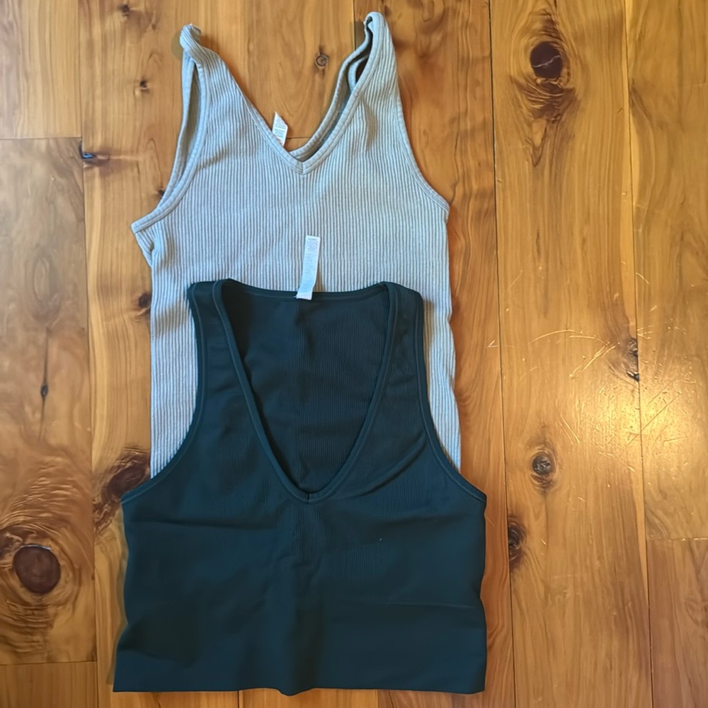 2- Athleta Aurora tanks